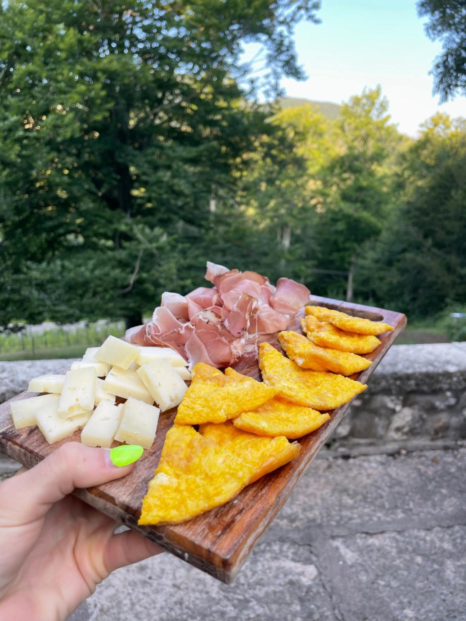 Giulio Mountain B&B Ала Экстерьер фото